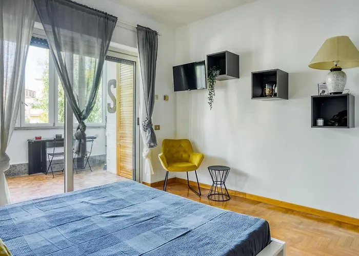 Bright Near Vatican By Rhr Rome